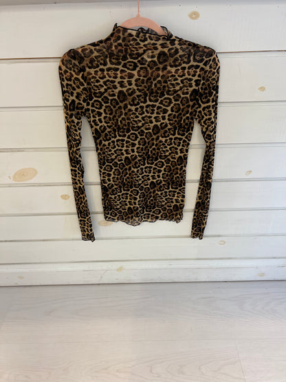 Leopard mesh